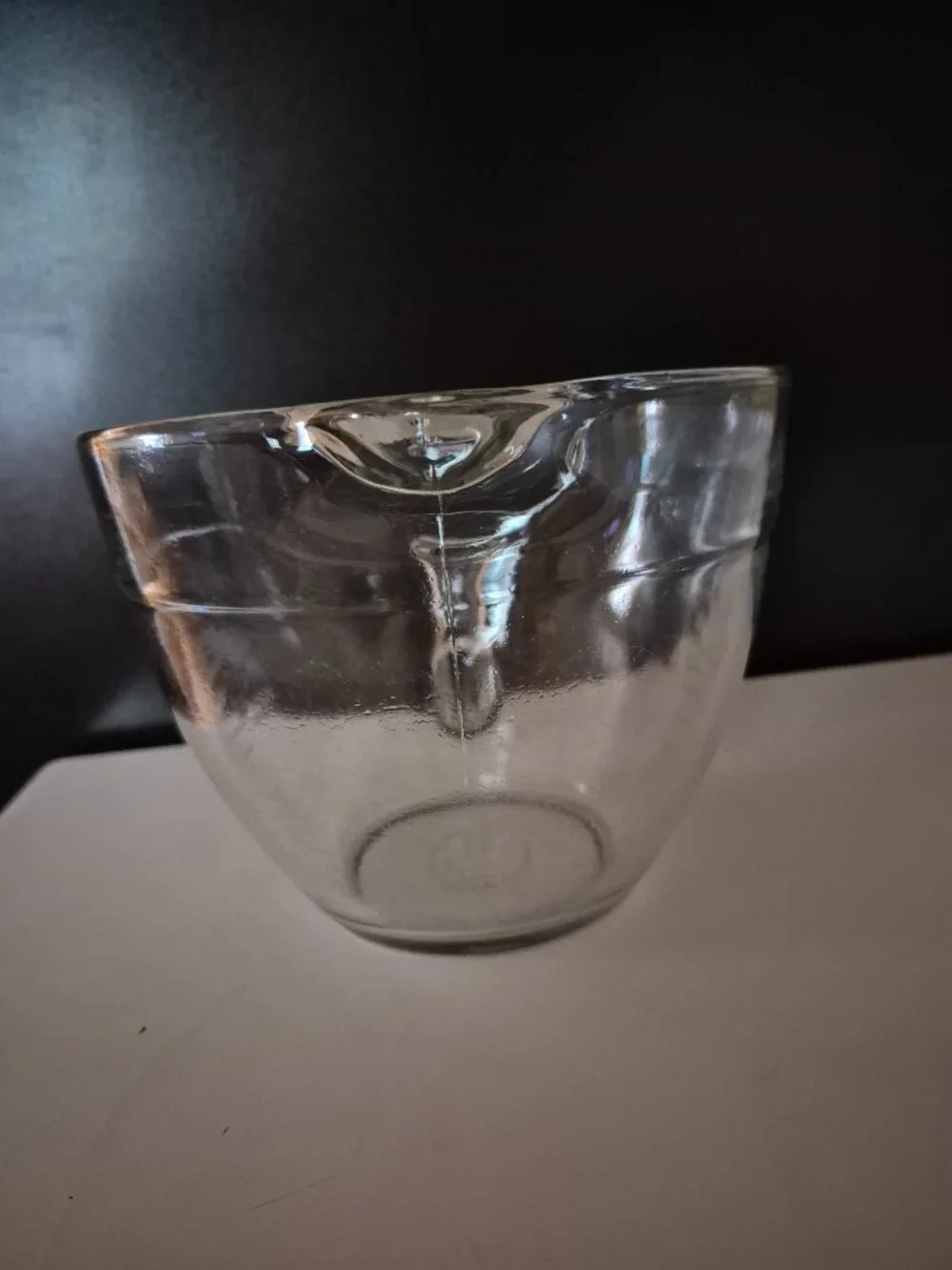 VINTAGE PAMPERED CHEF 2-QUART (8-CUP) GLASS BATTER BOWL